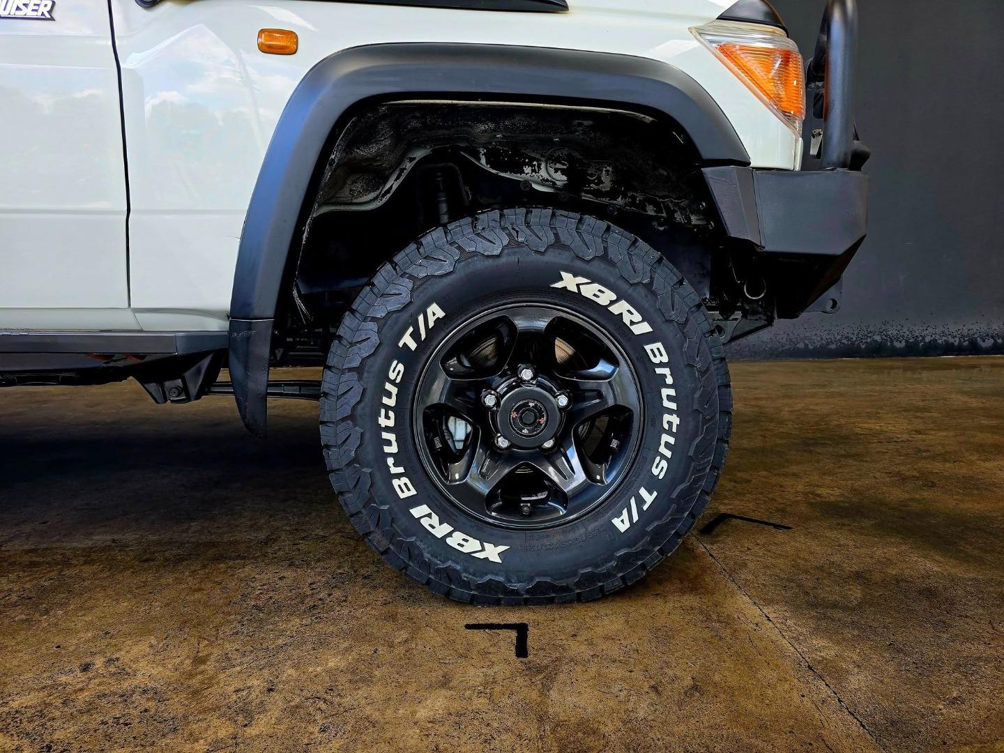 2015 Toyota Land Cruiser 79 4.5D-4D LX V8 Double Cab